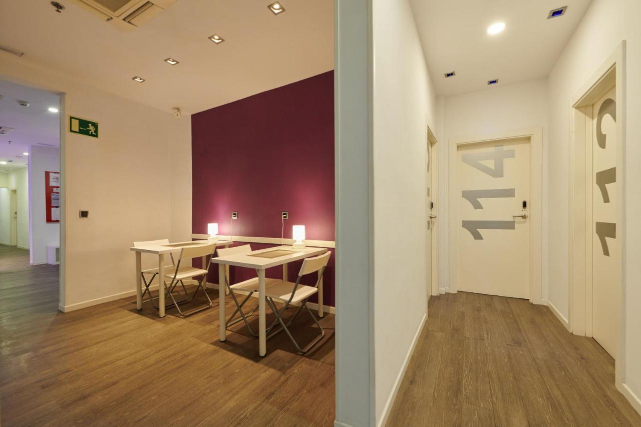 Hostal Mayerling Centro Barcelona Exteriör bild