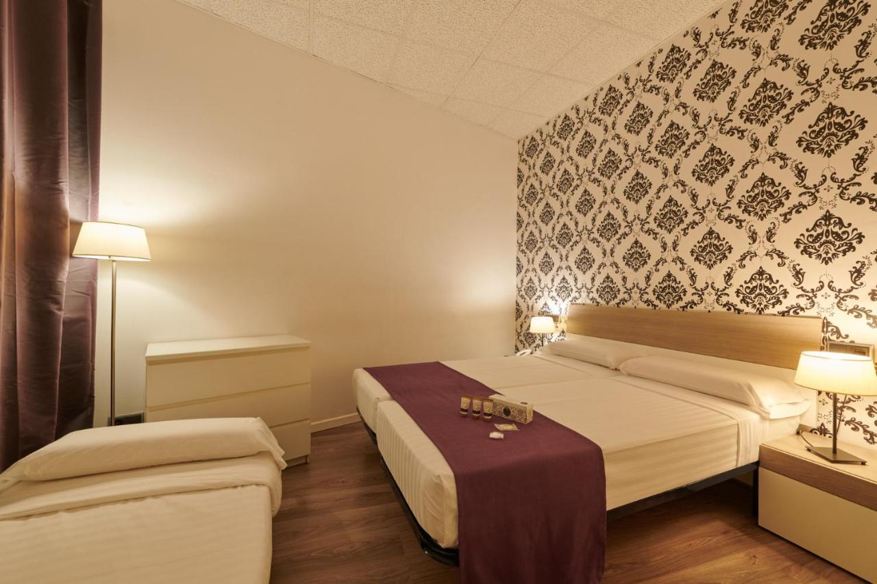 Hostal Mayerling Centro Barcelona Exteriör bild